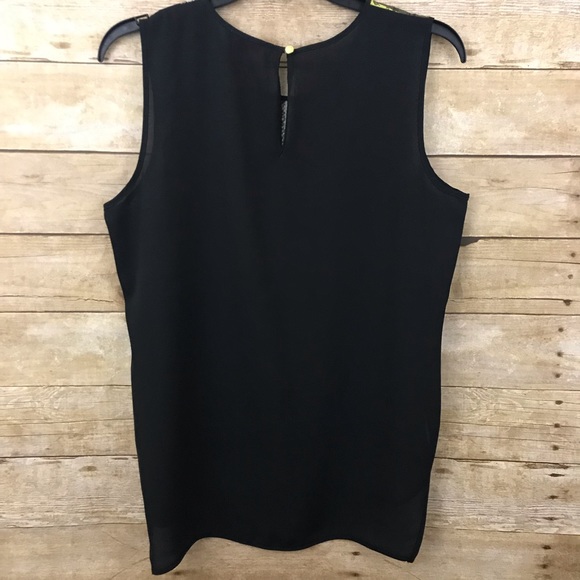 Vince Camuto Sleeveless Snakeskin Print T… - Picture 9 of 11